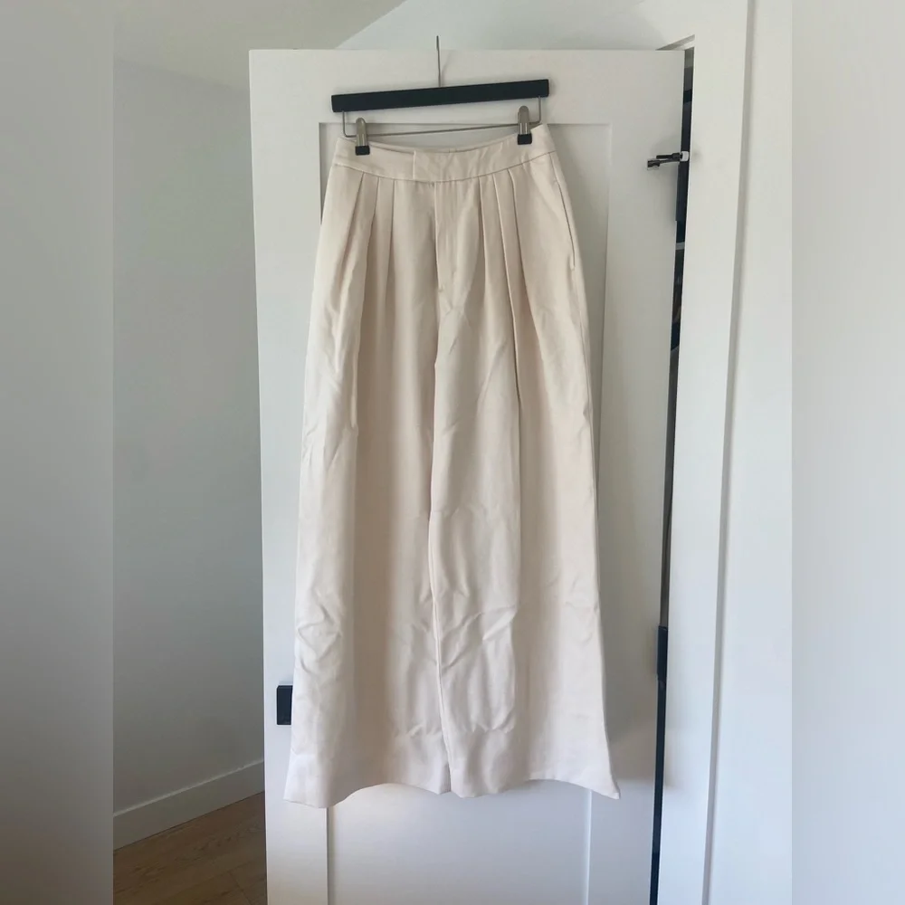 KOTN Women’s Plaza Trouser NWT - Picture 3 of 9